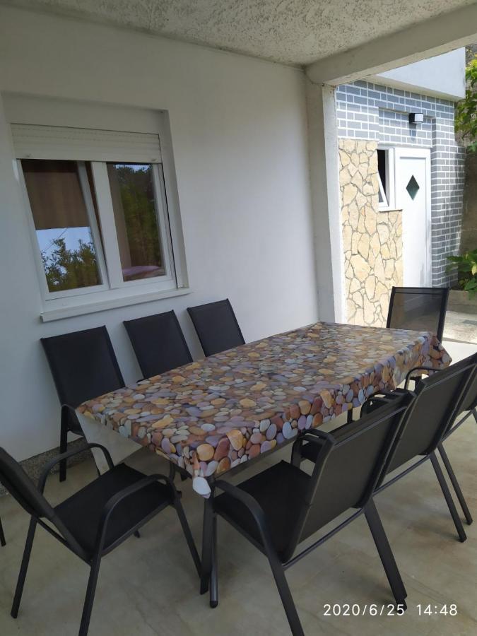 Apartment Valeria Lopar Exterior photo