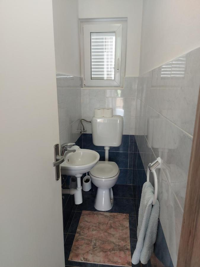 Apartment Valeria Lopar Exterior photo