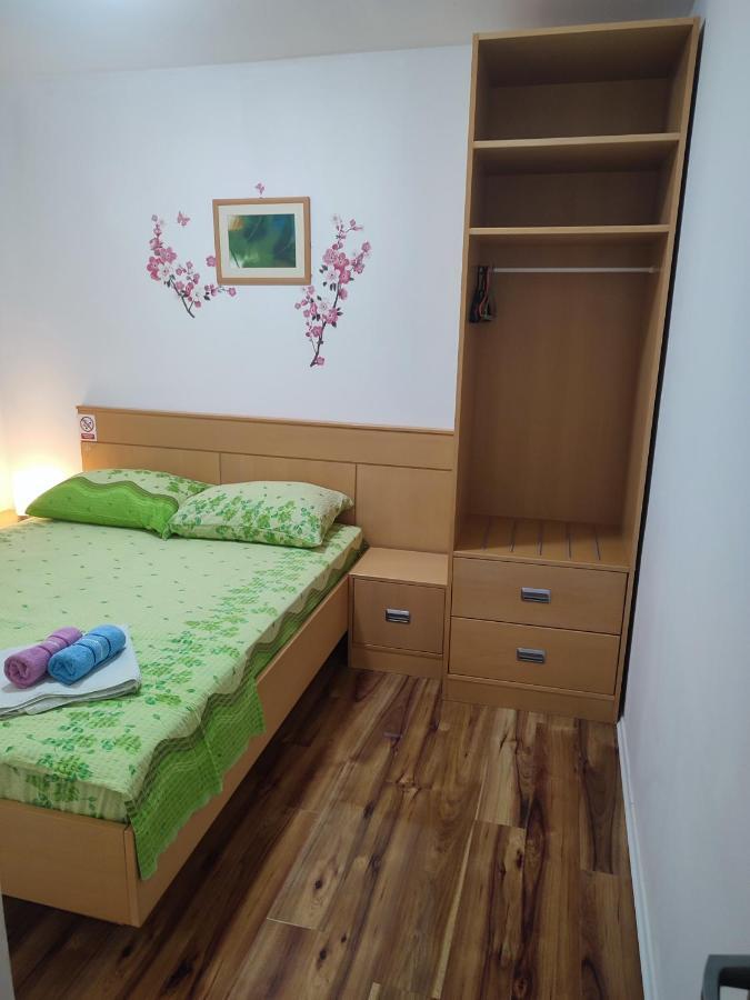 Apartment Valeria Lopar Exterior photo