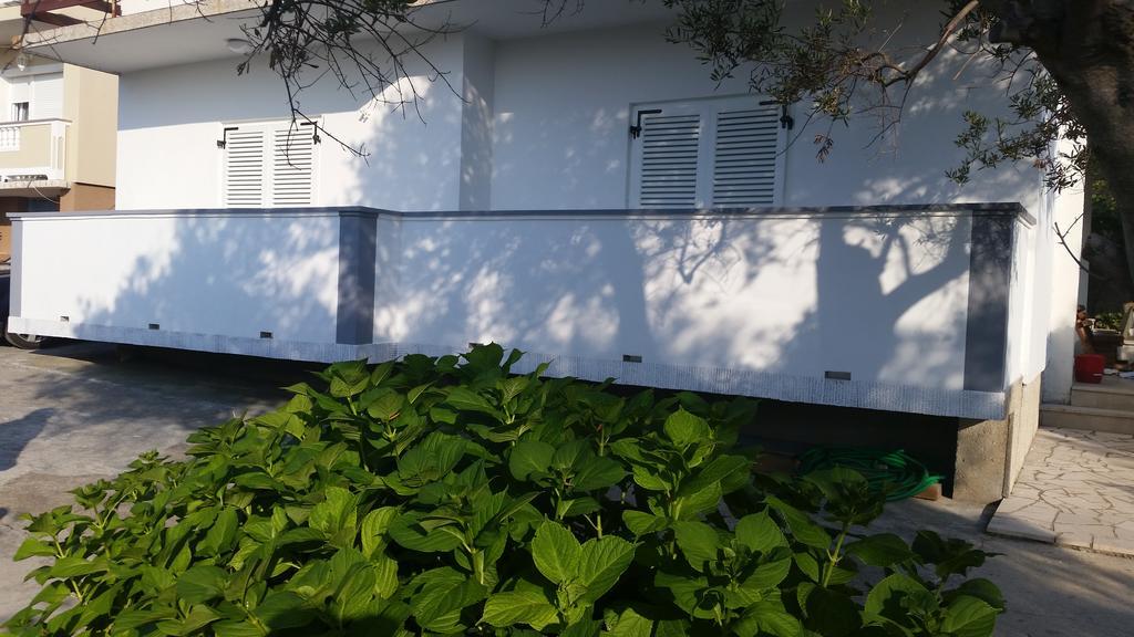 Apartment Valeria Lopar Exterior photo