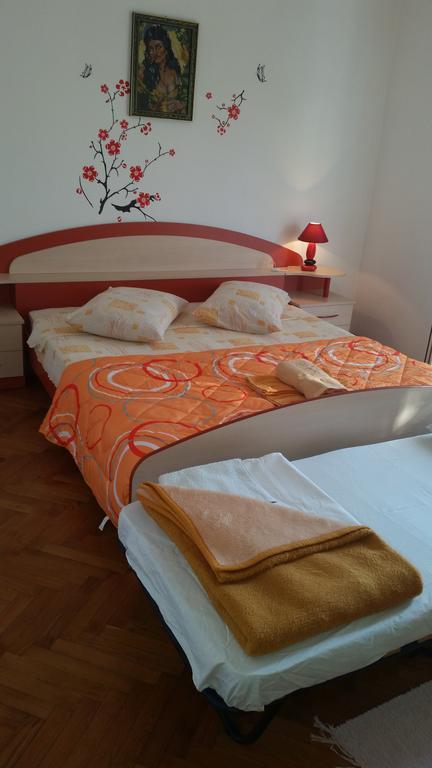 Apartment Valeria Lopar Exterior photo